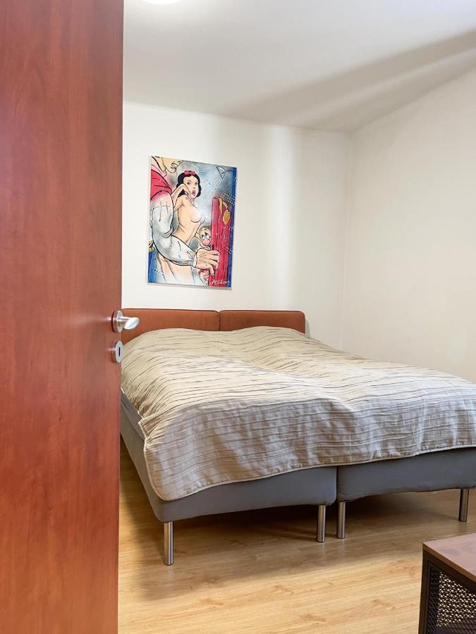 City Center 2 Bedroom A/C Apartment Братислава Экстерьер фото