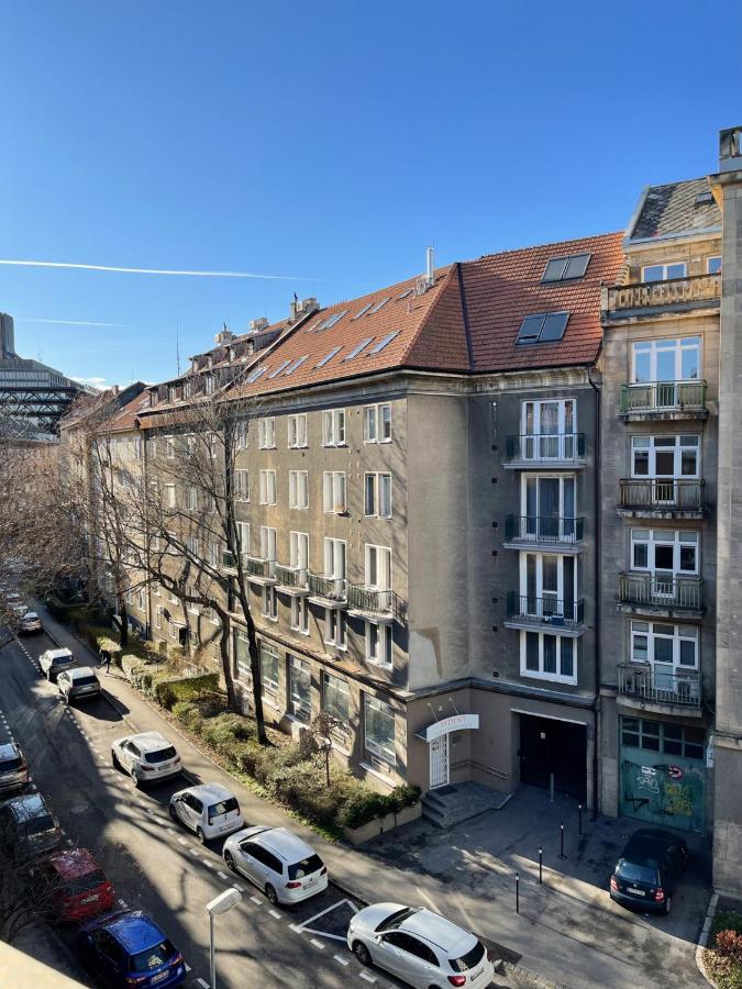 City Center 2 Bedroom A/C Apartment Братислава Экстерьер фото
