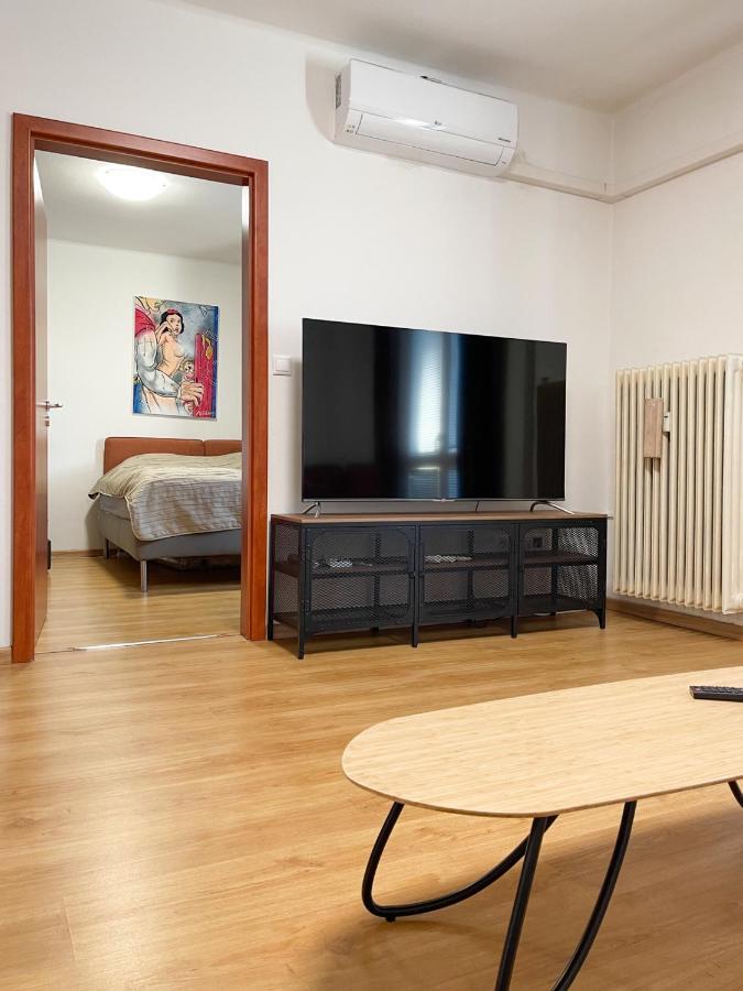 City Center 2 Bedroom A/C Apartment Братислава Экстерьер фото